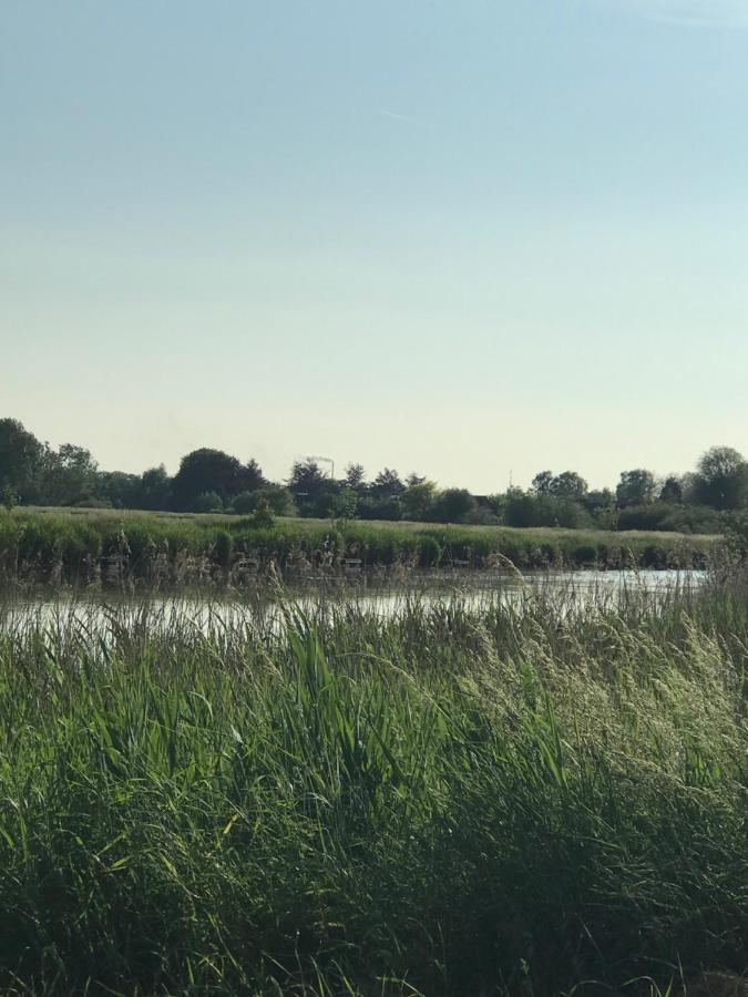 Leuk Vakantiewoning Dijk Woning Met 3 Slaapkamers Dicht Bij De Belgische Grensen Westdorpe Exteriör bild